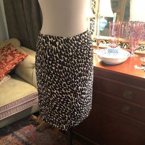 Ann Taylor cotton/silk patterned Black& White patterns- full slip - pockets Sz 6